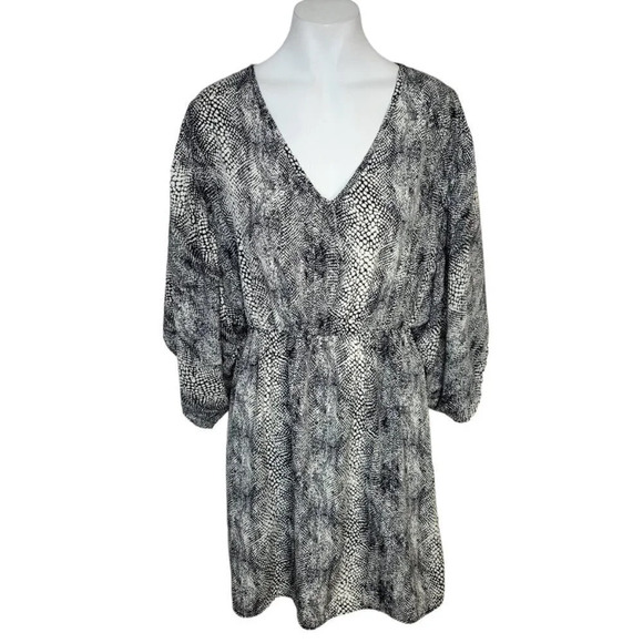 Everly Wide Sleeve V-Neck Mini  Dress - Picture 1 of 6